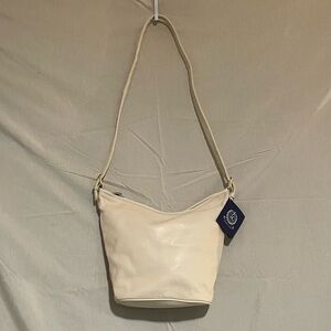 Medallion by Wathne Vintage Hobo Bucket Bag 100% Cowhide Leather Cream